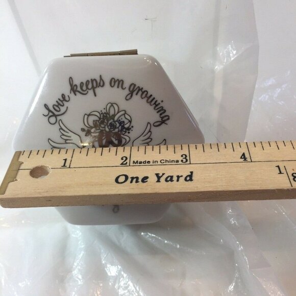 VTG 1976 Wedding Keepsake Trinket Box Porcelain Hinged Japan Romantic Cottagecor - Picture 6 of 7